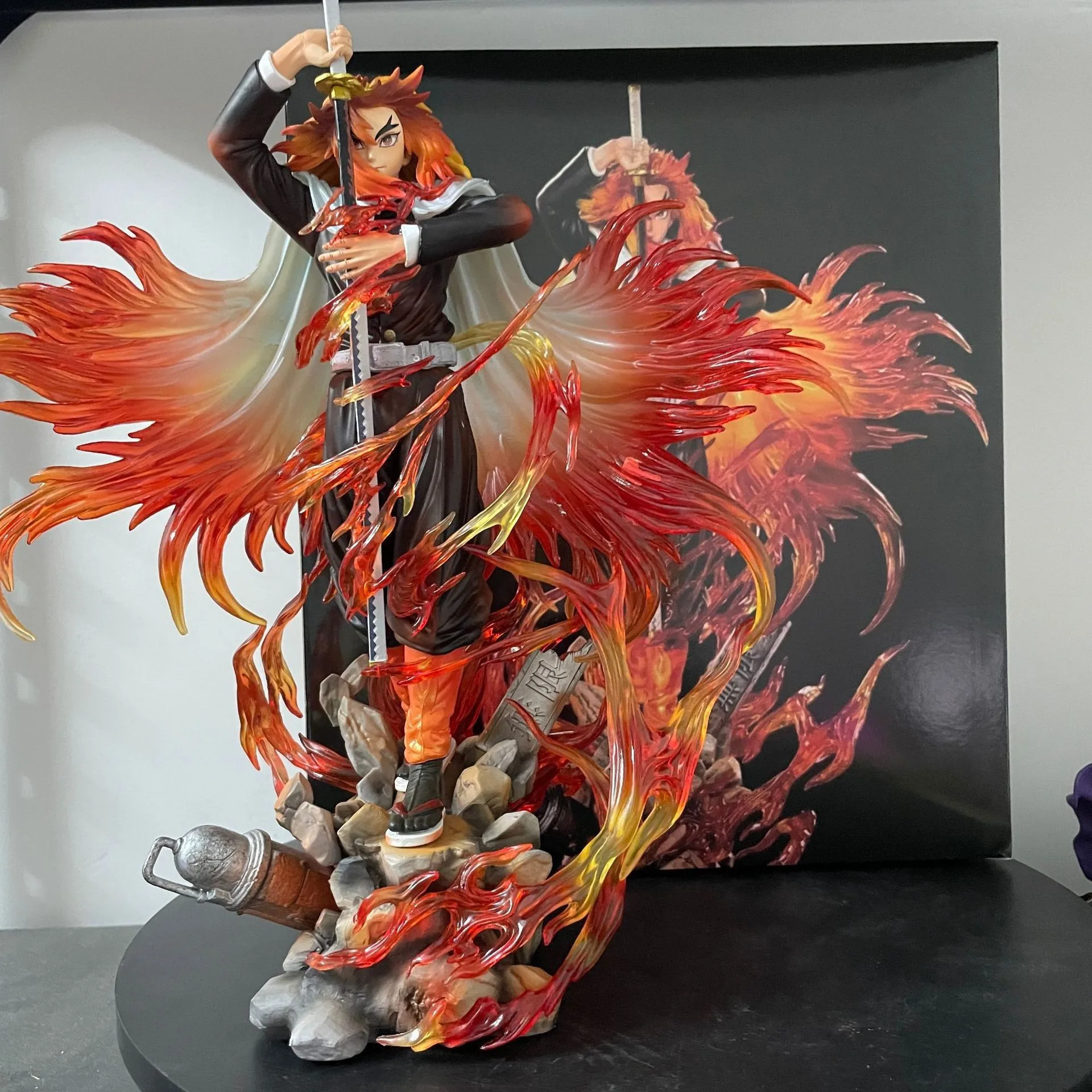 

30cm Demon Slayer Infinite Train Flame Pillar Demon Slayer Corps Rengoku Kyojuro Action Figure Display Boxed Toy Birthday Gift
