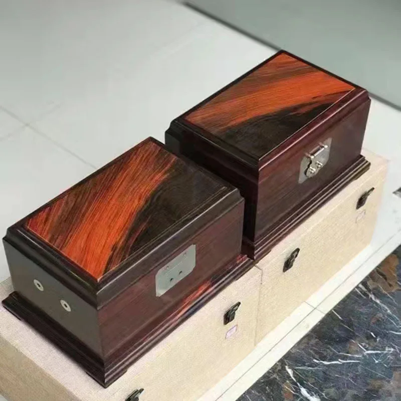 Plain jewelry box, storage box, treasure box, black red texture, old material collection
