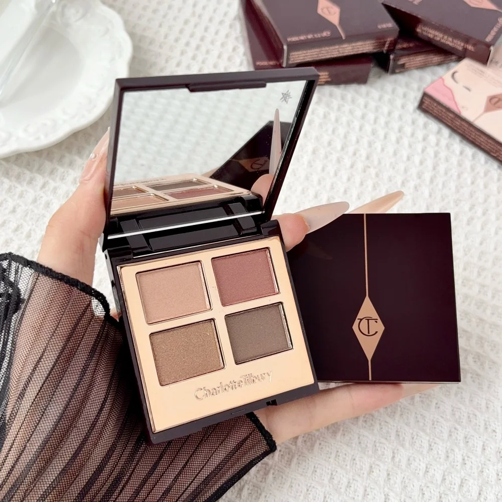 Charlotte Tilbury Luxury Eyeshadow Palette Satin-matte, Shimmer and Metallic Finishes Easy-to-use 4-shade CT Eyeshadow Palette