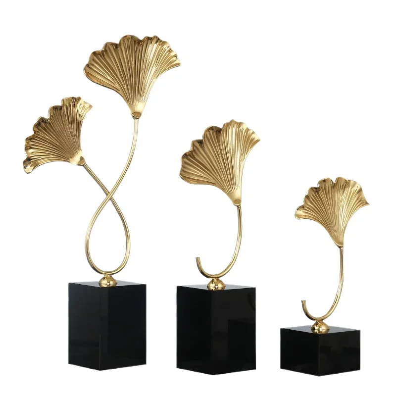 

Designer pure copper light luxury ginkgo leaf decoration, high-end all-copper living room ornament for villa hotel model rooms