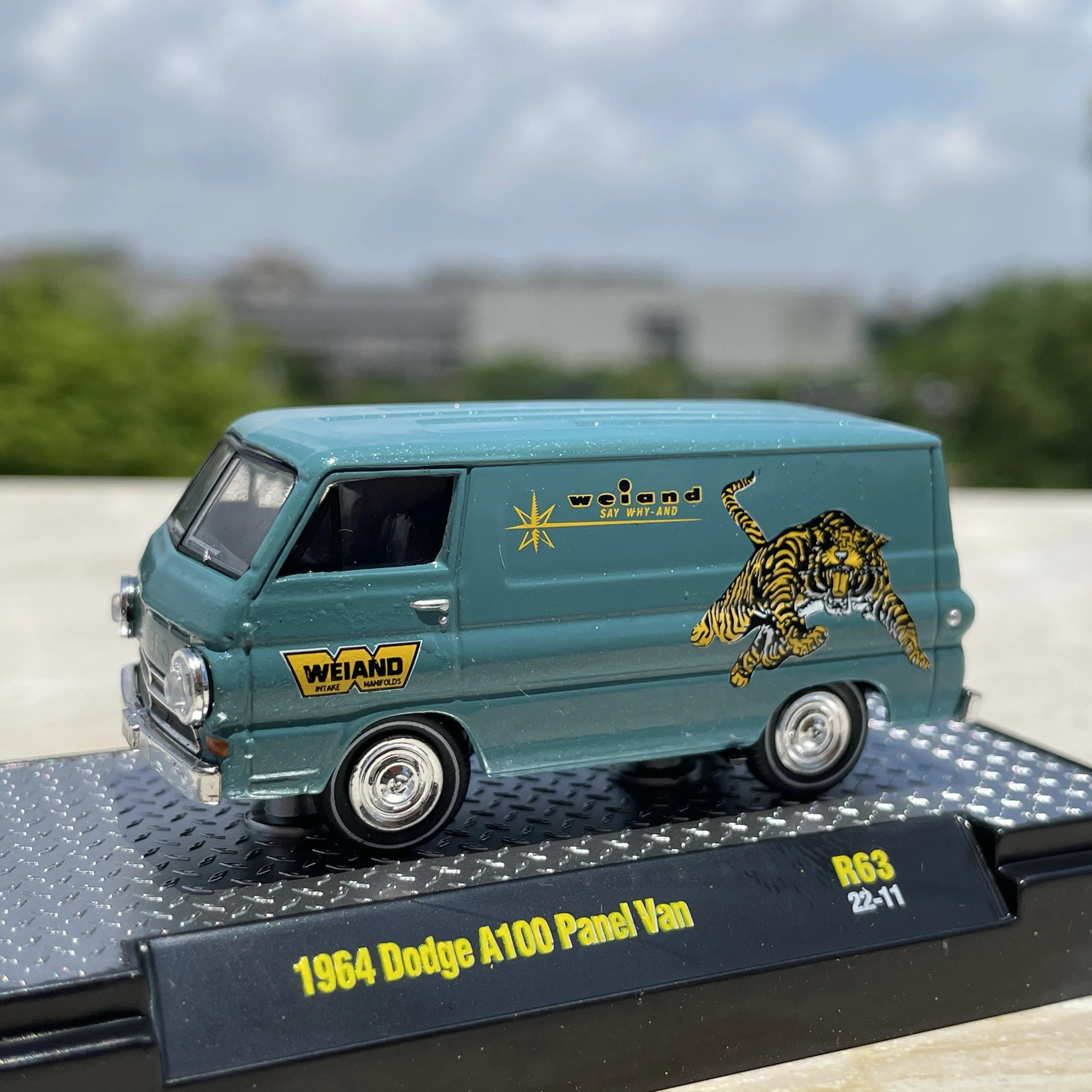 1:64 Scale Diecast Alloy 1964 Dodge A100 Panel Van Toys Cars Model Classics Nostalgia Adult Gifts  Souvenir Static Display