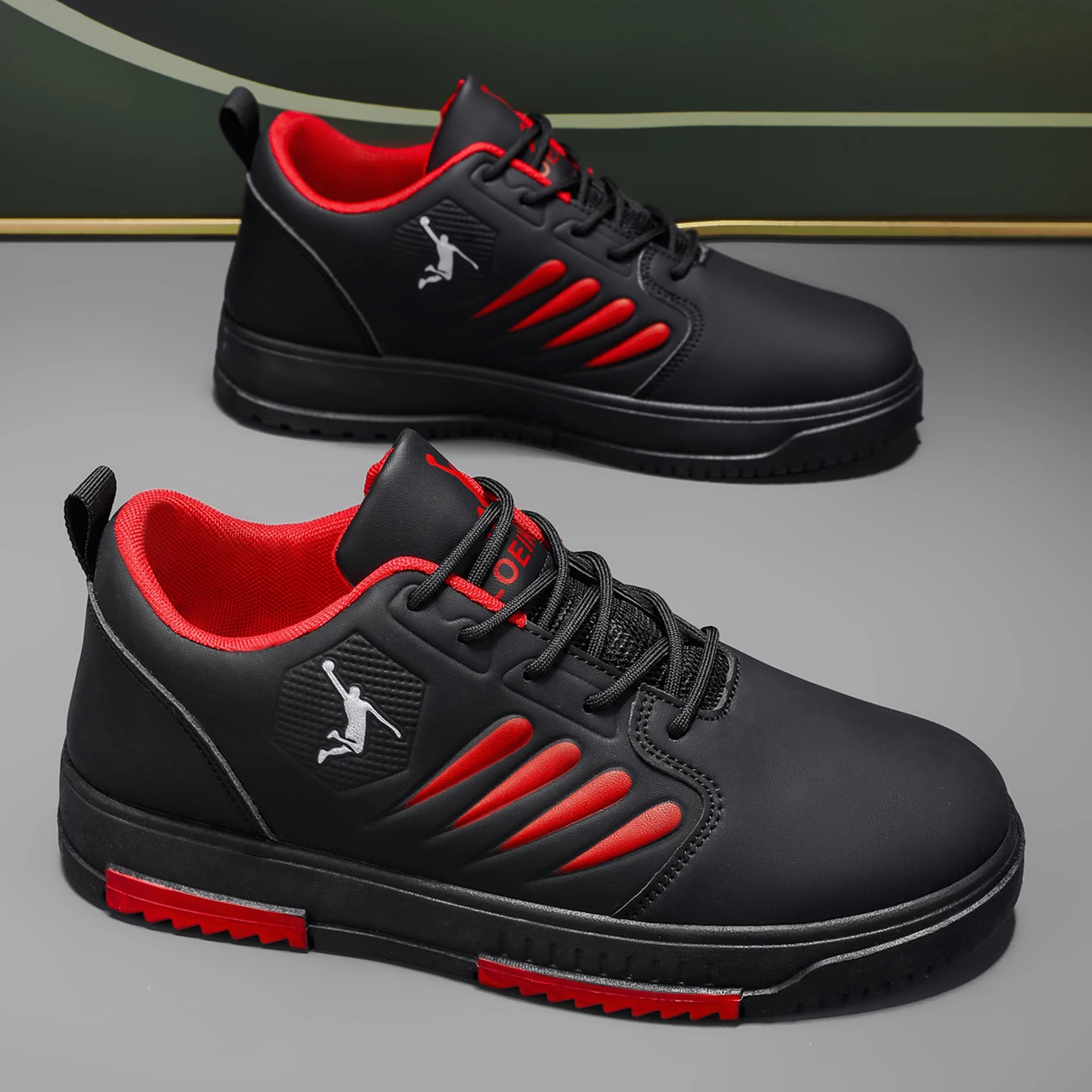 New low-top lace-up men's fashion casual sports shoes, striped pattern flat outdoor skateboard shoes
