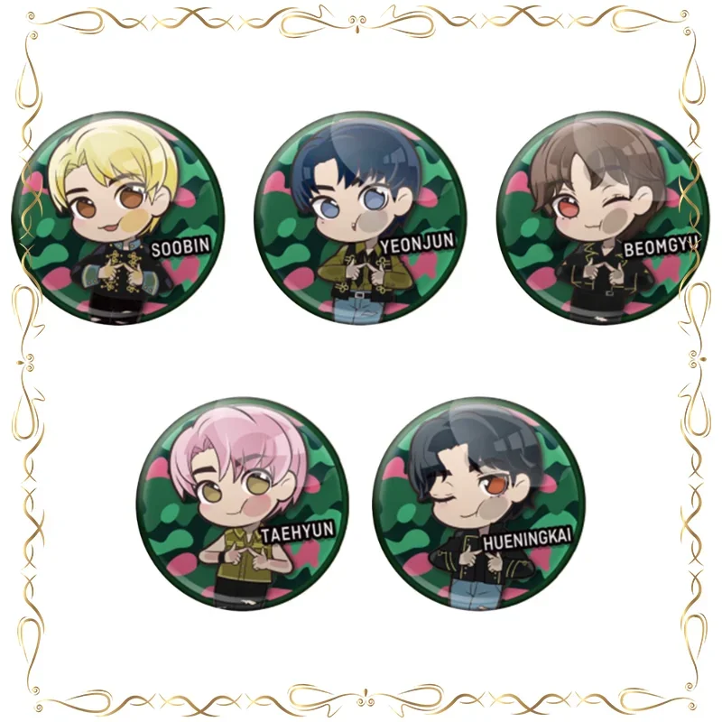 

Choi Soobin Hand Heart Gesture Badge Emblem Gashapon Holiday Gifts Action Figure Model Toys