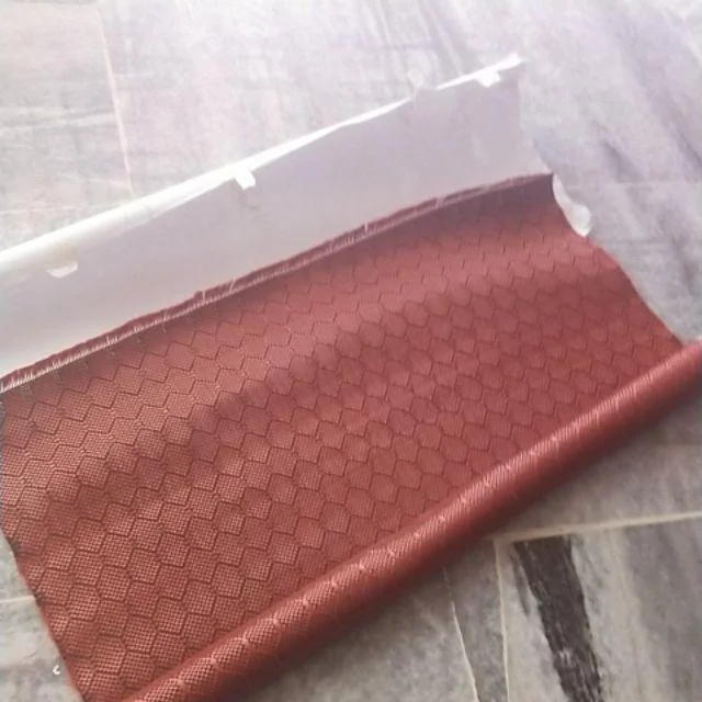 

Углеродная ткань, шестиугольная сотовая ткань, черный, красный, синий, ширина 40 дюймов/100 см, 3K, 240 г/м2, ткань из настоящего углеродного волокна, футбольный узор