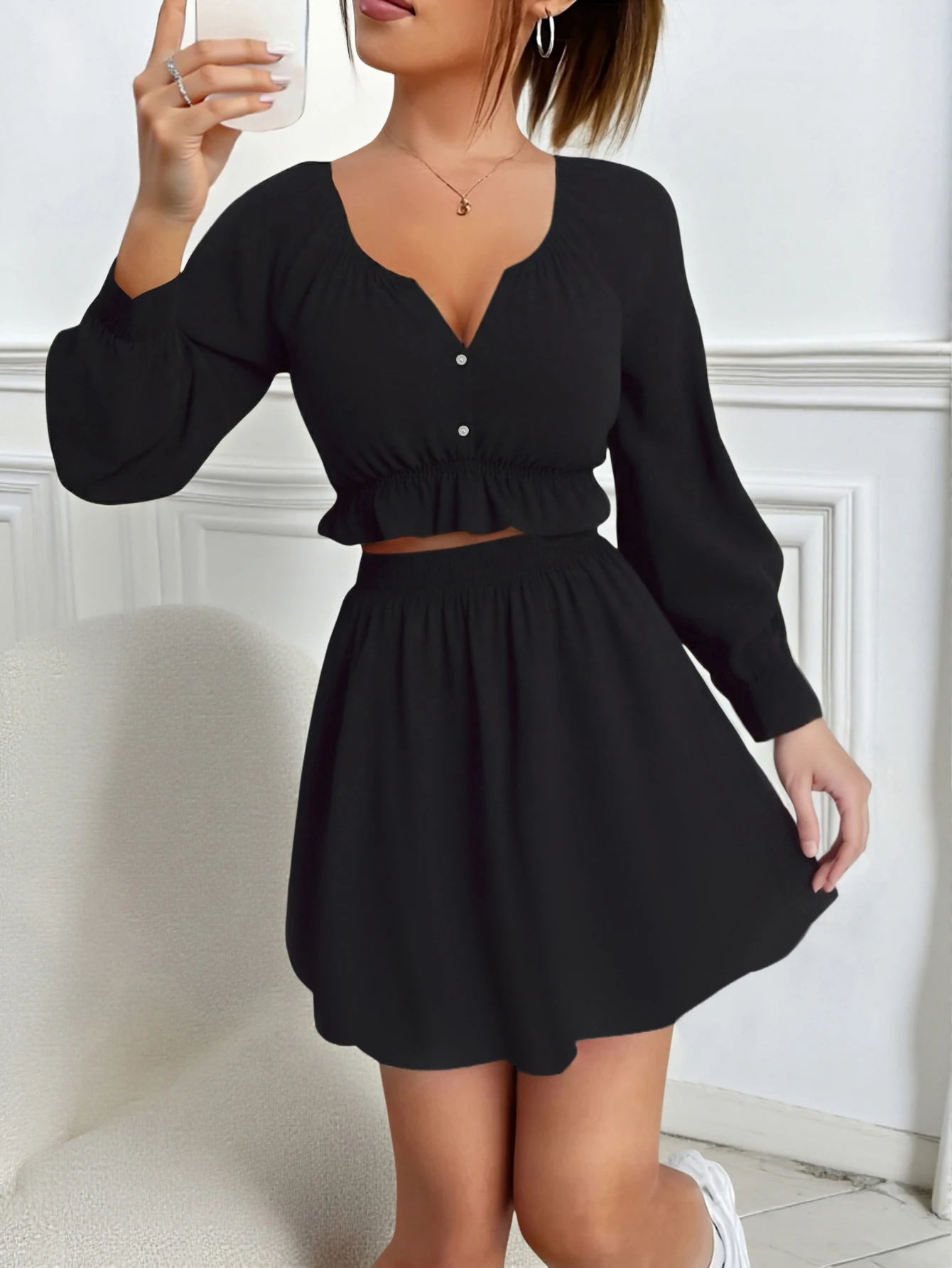 بلوزة نسائية خريفية كاجوال برقبة دائرية أنيقة وعصرية مثالية للارتداء أو المجموعة المنفصلة