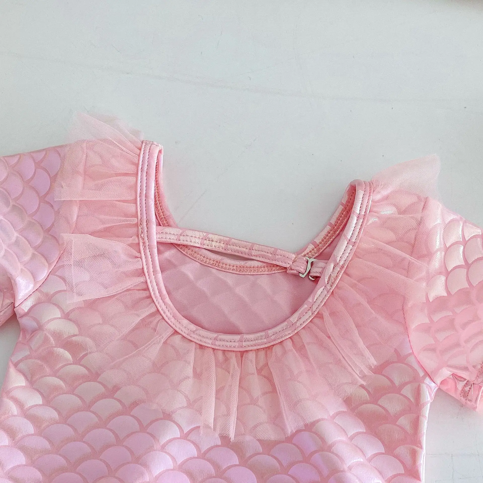 Costume da bagno carino da ragazza dai 0 ai 6 anni abbigliamento estivo per bambini coreano tuta in rete per bambini abbigliamento estivo da spiaggia per bambini