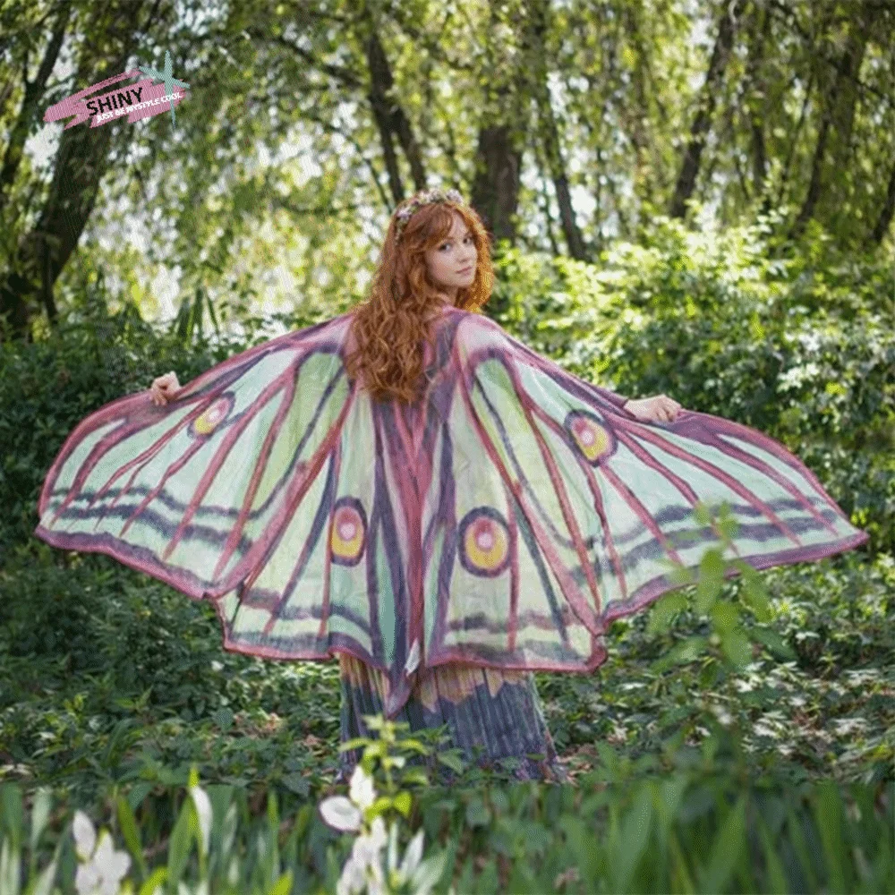Moderno disfraz de mariposa y mariposa real para fiesta, mascarada, espectáculo, cosplay, primavera