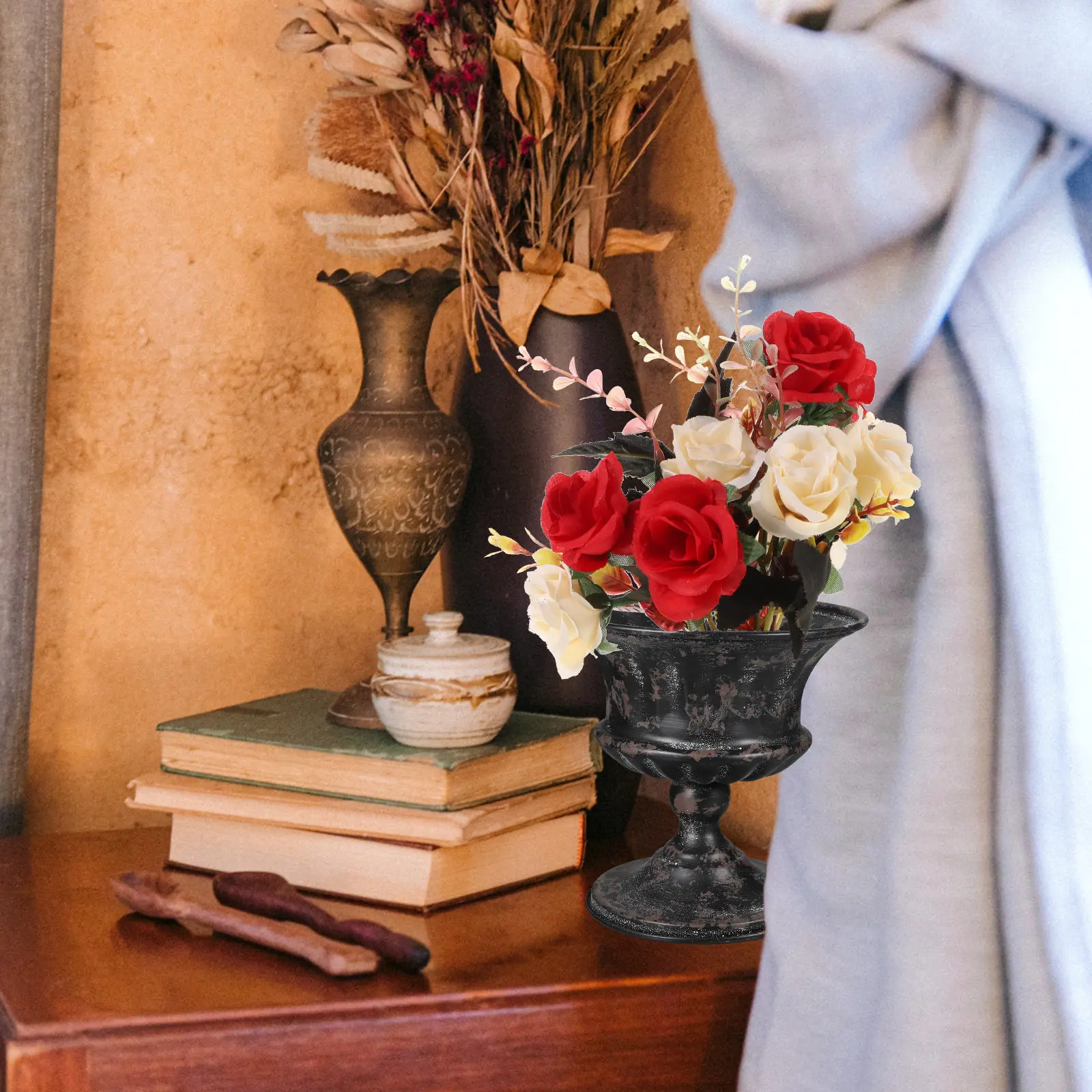 Retro Iron Art Flower Pot Urn Vase for Living Room Bedroom Mantel Fireplace Shelf Dining Table Decor Plant Flower Arrangement