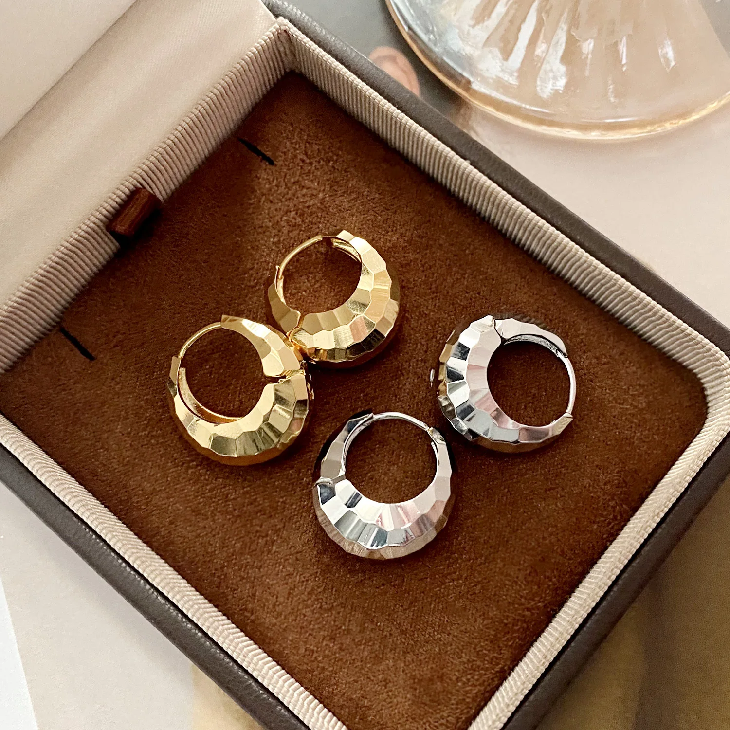 High Quality Simple Retro Geometric Shiny Earrings Irregular Design Water Drop Ear Buckle Jewelry Wholesale For Daily Wear