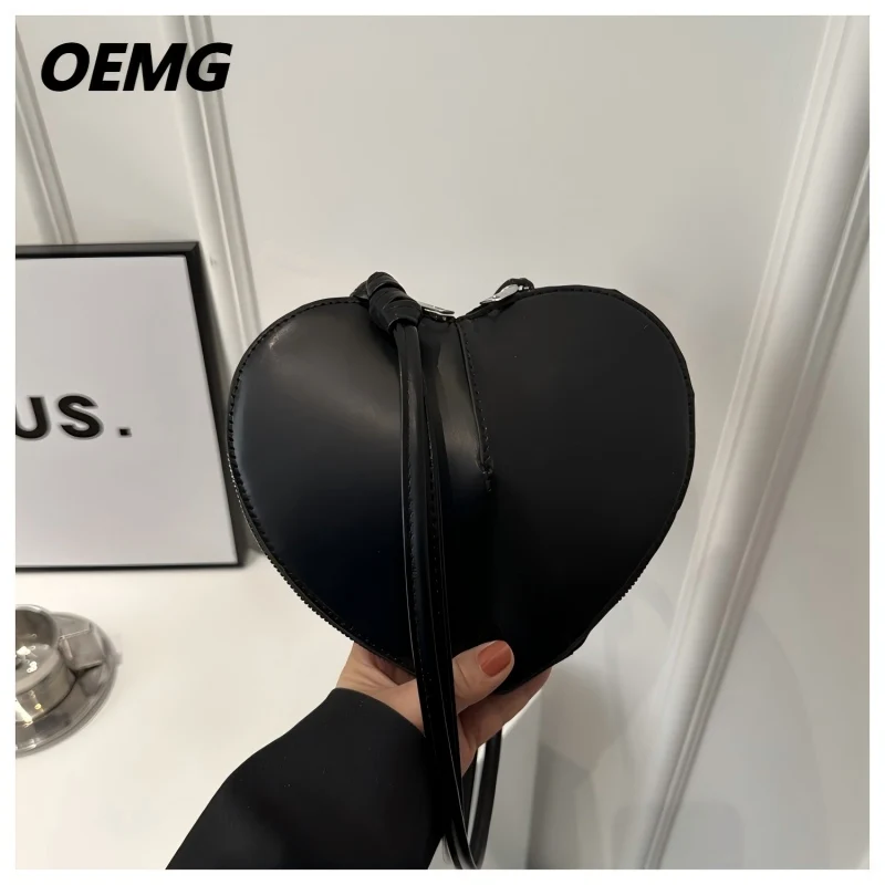 

[Designer] 2025 Heart-Shaped Bag – Acrylic Hard Shell, Luxury Large Capacity, Fashionable Women's Crossbody Shoulder Bag