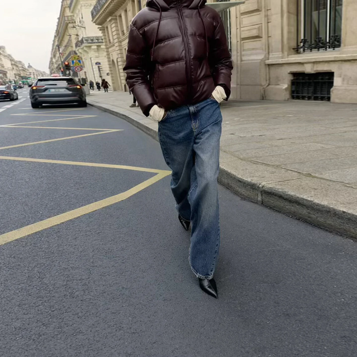 ファッショナブルな長袖フェイクレザージャケット フード付き 秋の新作 レディーススタイル ショートアウター スタンダードフィット Z