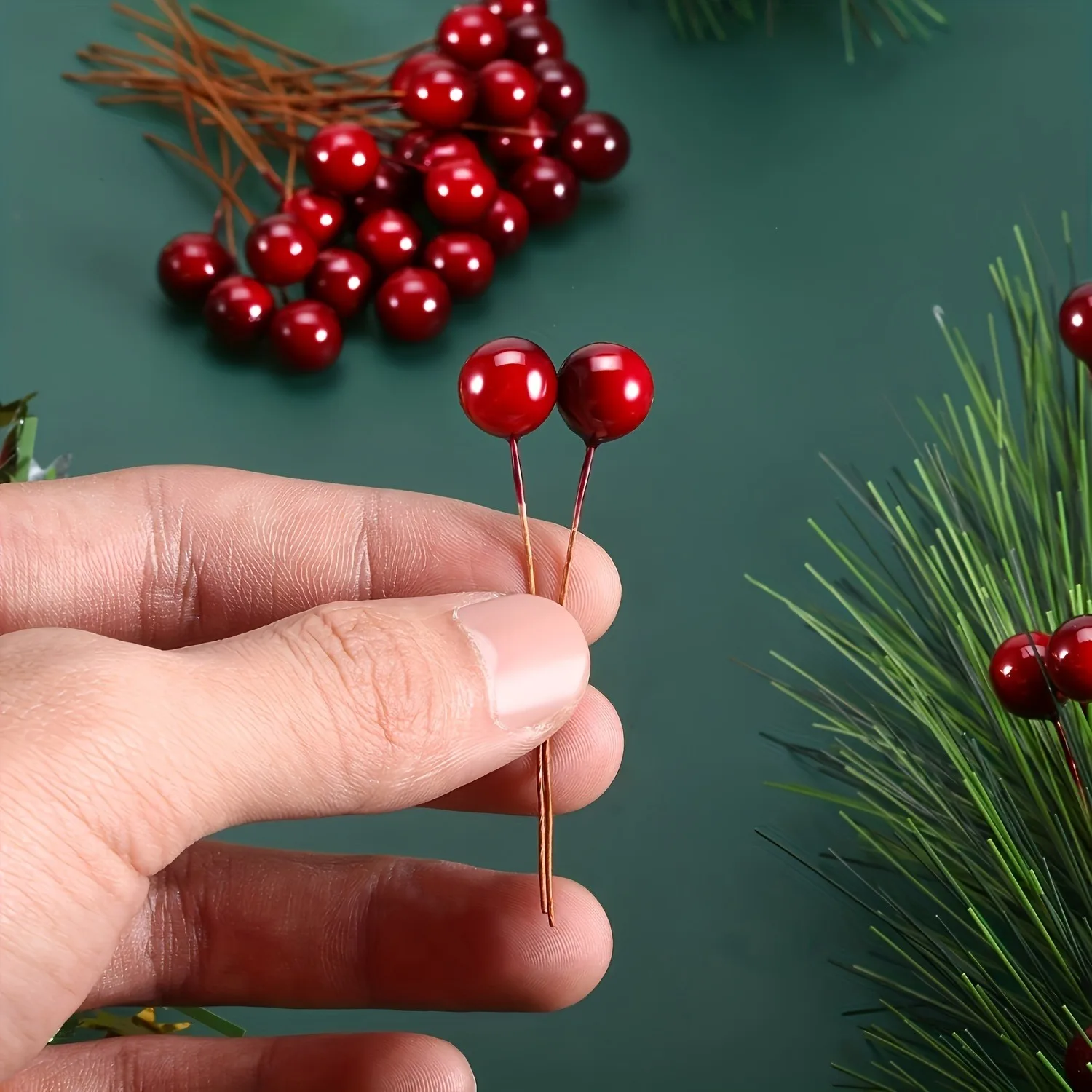 60 Stück künstliche Tannennadeln, Beerenstrauß, Weihnachtsdekoration, Weihnachtsbaumschmuck für Heimdekoration, Neujahr 2026 Zubehör – Detail 8