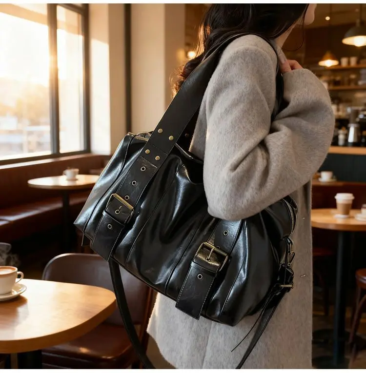 American Retro PU Leather Metal Buckle Travel Large Capacity Storage Bag Shoulder Bags Satchel Crossbody Bag Woman Bags