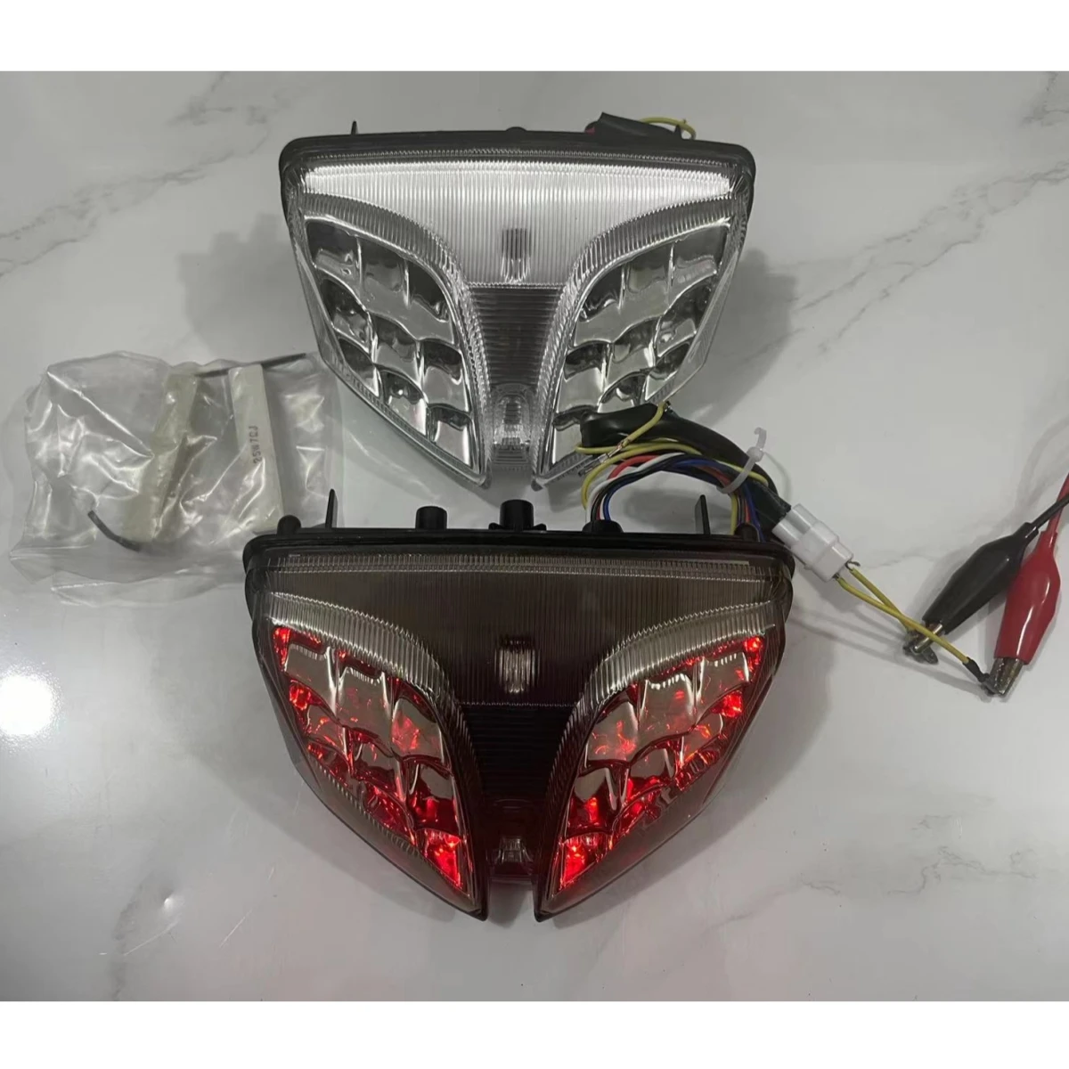 

Motorcycle Rear Fender Tailling Edge LED Brake Tail Light Turn Signal Taillight For SUZUKI V-STROM DL650 2003-2012 DL1000 03-08