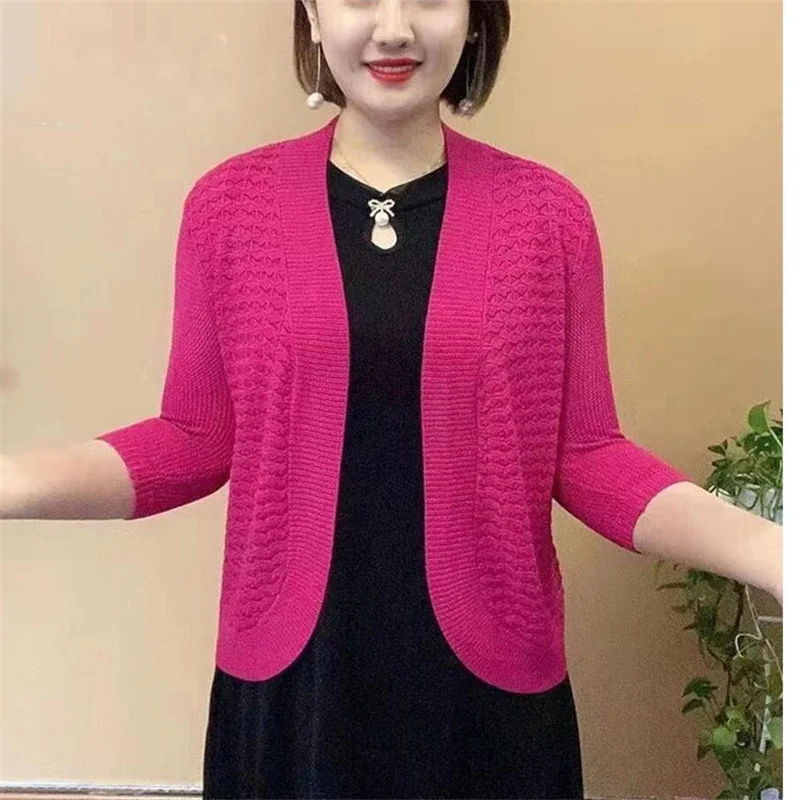 

2025 NEW Summer Thin Short Sunscreen Jacket Women Fashion Hollow Out Knitted Cardigan Coat Mother Casual Sun Protection Tops