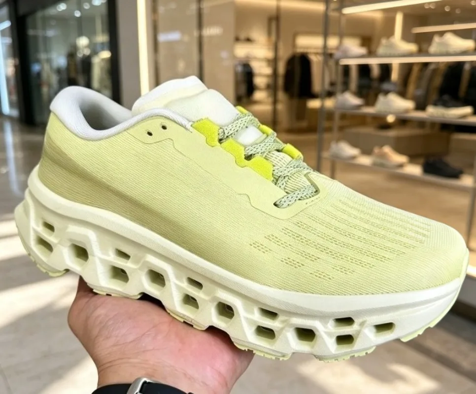 Thick-Sole Height-Increasing Comfortable Ultra-Light Trail Running Marathon Sneakers for Men Women. view 6