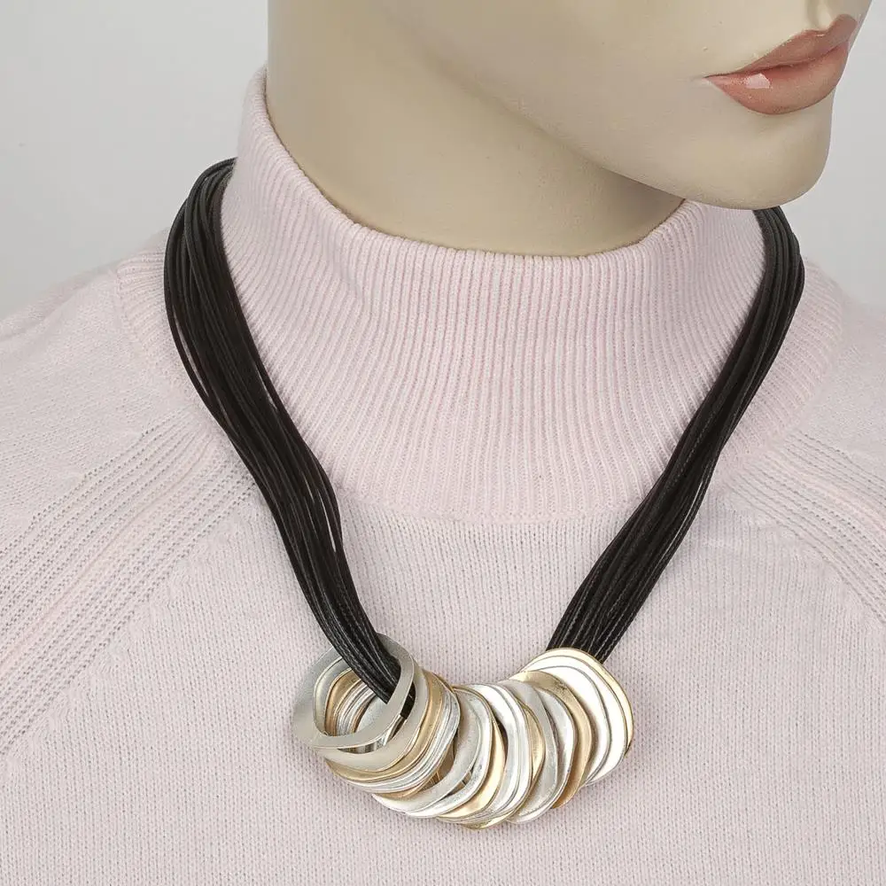 Round Vinlex Leather Collar Necklace