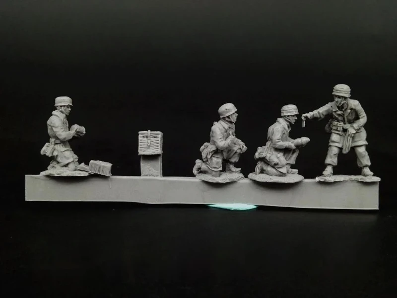 1/72 スケール ダイキャスト樹脂フィギュアモデルキット 第二次世界大戦ドイツ空軍砲兵部隊 4 フィギュア 未塗装