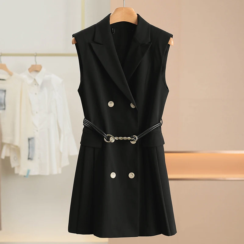 

Elegant Sleeveless Suit Jacket with Faux Fur Collar New Spring Women's Fashion Commute Style Regular Fit Single Button Closure