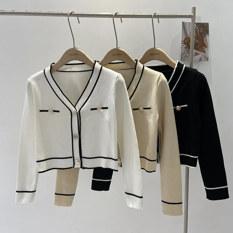 

V-neck Contrast Color Short Sweater Women's Autumn Winter Korean Style Elegant Gold Button Cardigan Long Sleeved Knitted Coat
