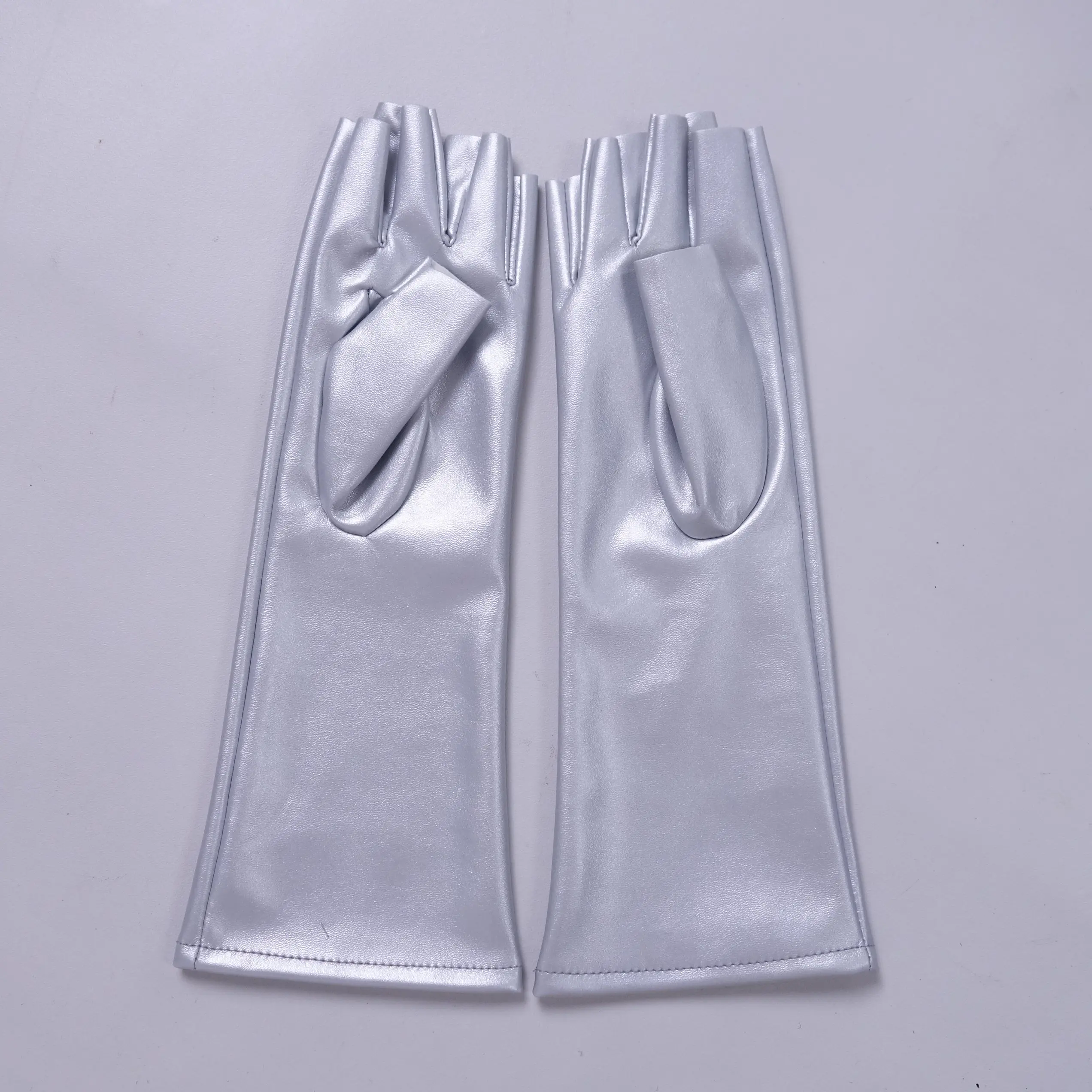 11 Zoll (28 cm) lange fingerlose Handschuhe aus Kunstleder, glänzend, schwarz-silber, halbfingerlos, fingerlose Wärmer, Handgelenkstulpen, Armstulpen, sexy – Detail 11