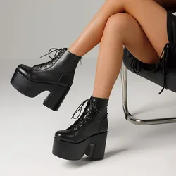 2024 Platform Hoge Hak Cool Punk Mode Dames Hoge Kwaliteit Meisjes Goth Schoenen Zwart Big Size 43 Gekruist Casual Luxe Laarzen