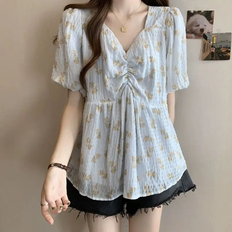 

New Large-size V-neck Short-sleeved Shirt Design Puff Sleeve Floral