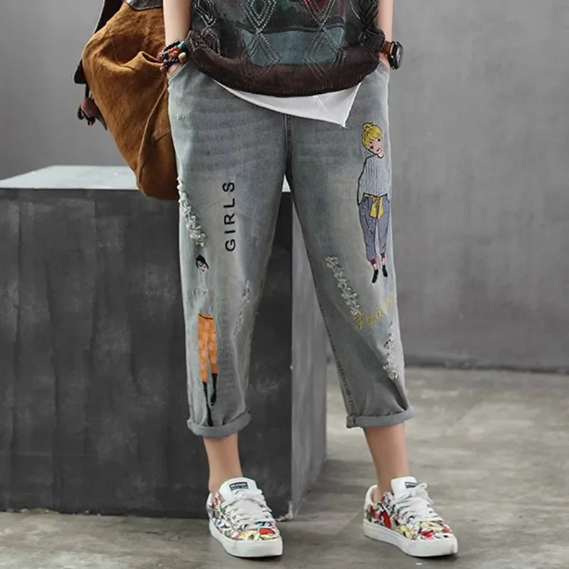 High Quality Women M-4XL Retro Patch Embroidered Printed Jeans Women Light Blue Washed Loose Ripped Jeans Cropped Pants