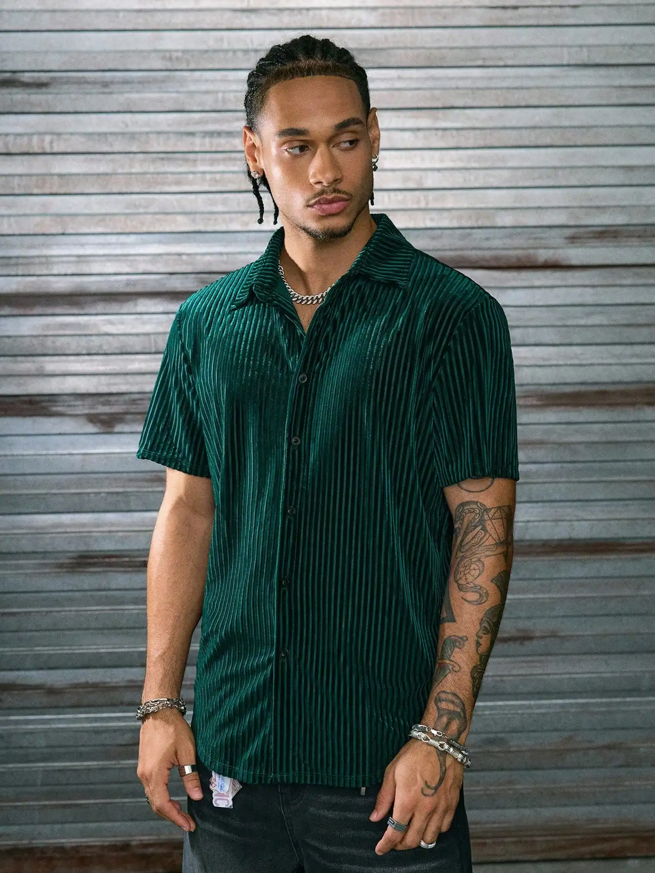 

Men's Emerald Green Velvet Striped Button-Front Short Sleeve Shirt
