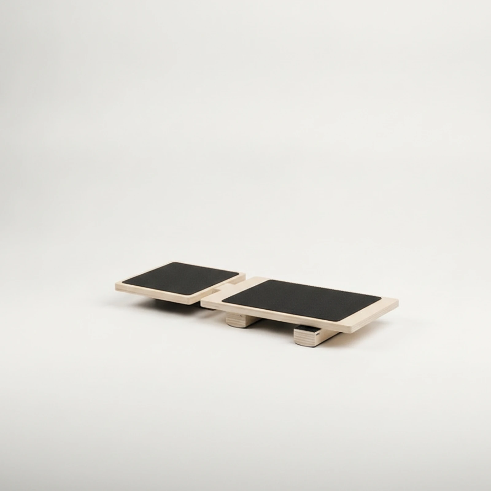 Balance Board with Non-Slip Surface Portable Wooden Balance Board Compact Core Strength for Athletes, Physical Rehabilitation