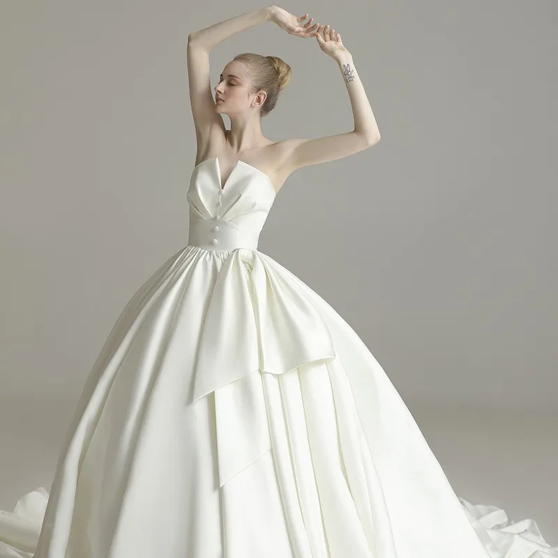 Adult satin strapless dress with a simple tulle for going out