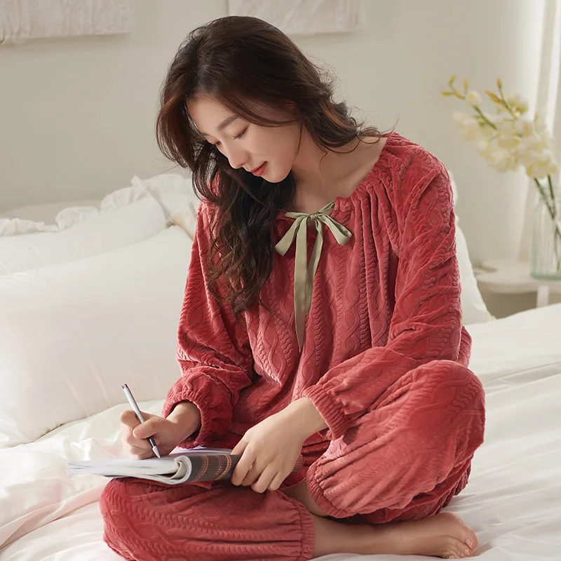 

O-Neck Island Velvet Pajamas Winter Women Pajama Set Thick Warm Female Sleepwear Home Clothing Women's Coral Fleece Pyjamas Suit