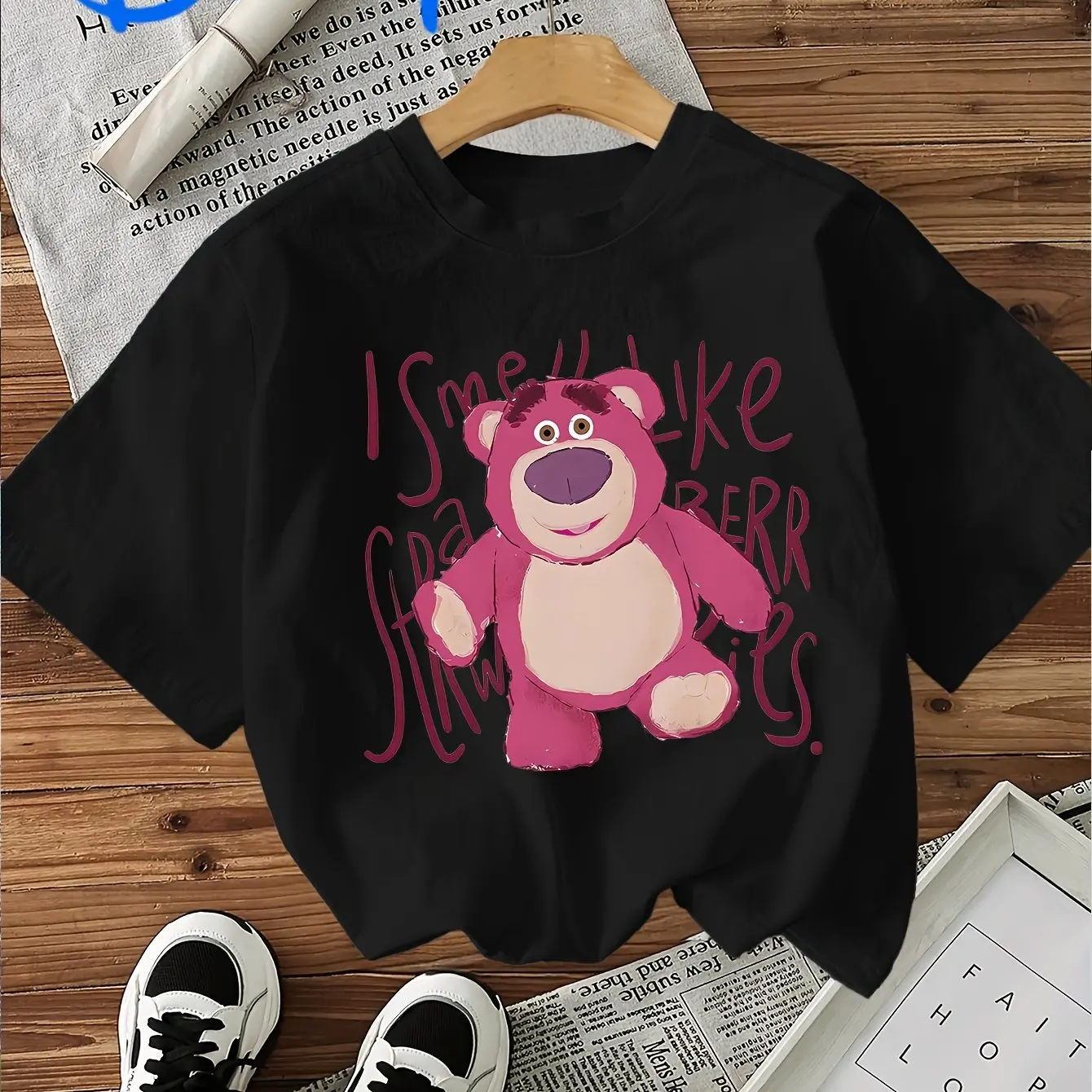 

Футболка с клубничным мишкой Disney — милая розовая футболка с рисунком плюшевого мишки, мягкая и дышащая повседневная рубашка