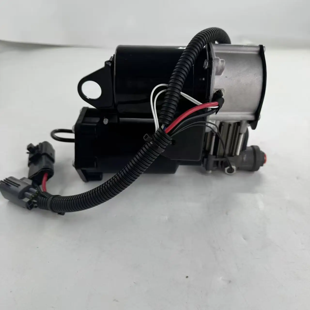 

Suitable for Land Rover Discovery L319/320 Hita chi Edition Air Pump LR072537 LR061663