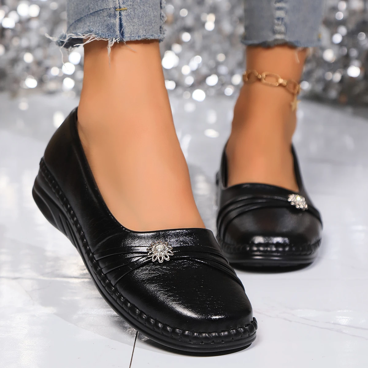 

New Soft Soled Loafers Black Leather Shoes Moccasins Anti-Slip Casual Shoes Women's Comfortable Work Shoes Flats Sneakers