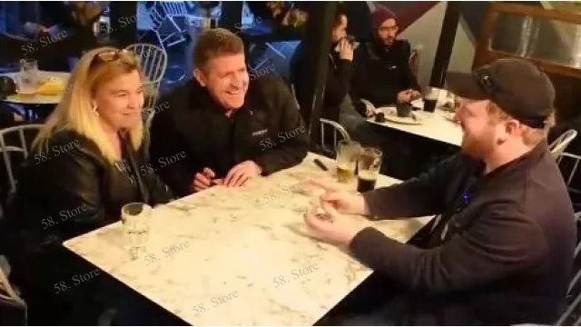 

Близнецы с двумя картами. Кристиан Грейс. Волшебные трюки (58. Загрузка в магазине)