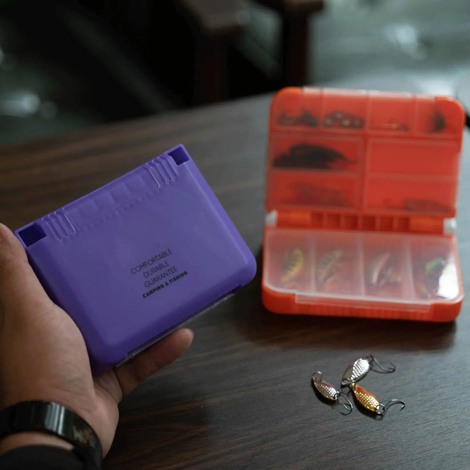 caixa-compacta-de-armazenamento-de-iscas-de-dupla-camada-caixa-de-equipamentos-portatil-organizador-multifuncional-adequada-para-pescadores-armazenarem-equipamentos-de-pesca