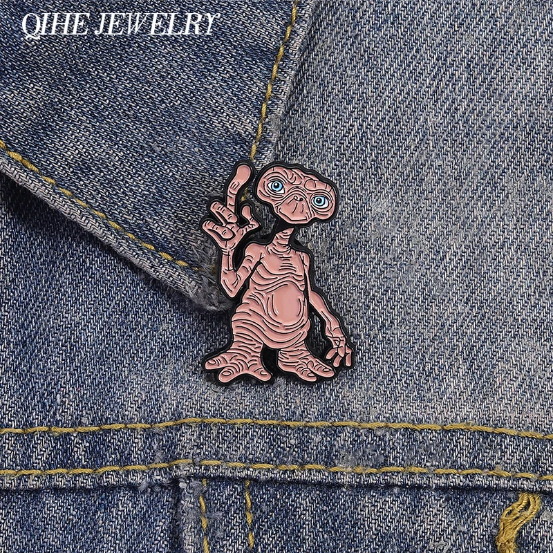 

Funny Punk Alien Enamel Pins Custom Science Fiction Movie Alien Metal Brooches Lapel Backpack Badge Jewelry Gifts for Friends