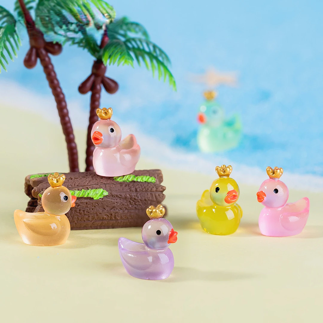 10/20/50PCS Mini Fluorescent Crown Duck Ornament Miniature Figures Tiny Duck Resin Handicraft Micro Landscape Dollhouse Decorate