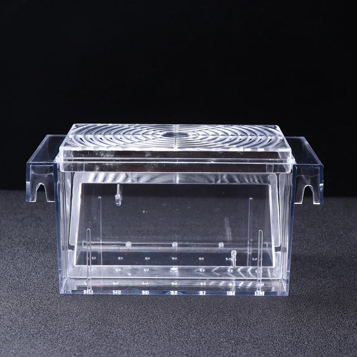 

Transparent Breeding Box Acrylic Isolation Box Durable Hatching Case Practical Incubator Box for Aquarium Fish Tank (FH-102)