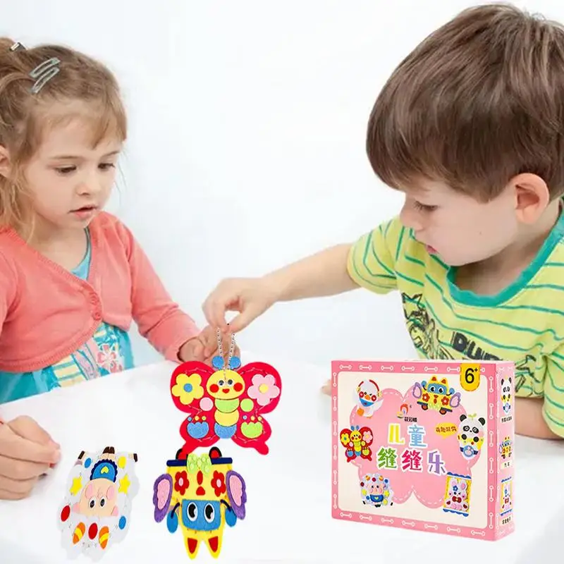 Kit da cucito per bambini Feltro Borsa per animali Pendenti Portachiavi fatti a mano Ornamenti Giocattoli artigianali per bambini Compleanno Regali di Natale