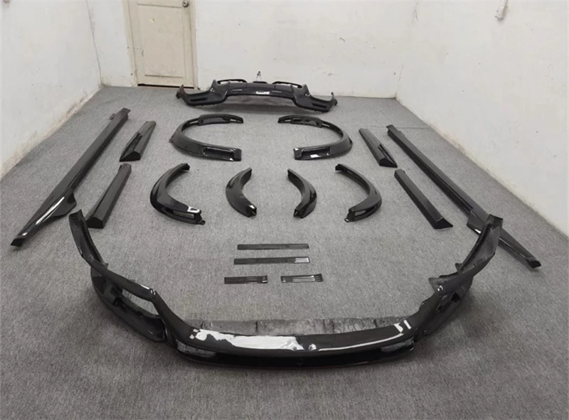 Per Ferrari Purosangue Reai Paraurti in fibra di carbonio Labbro anteriore Labbro posteriore Minigonne laterali Kit spoiler profilo pneumatico