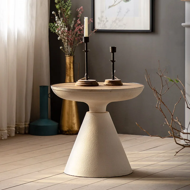 

Wabi-**** retro old living room sofa corner few light luxury B & B hotel balcony wrought iron small round table coffee table