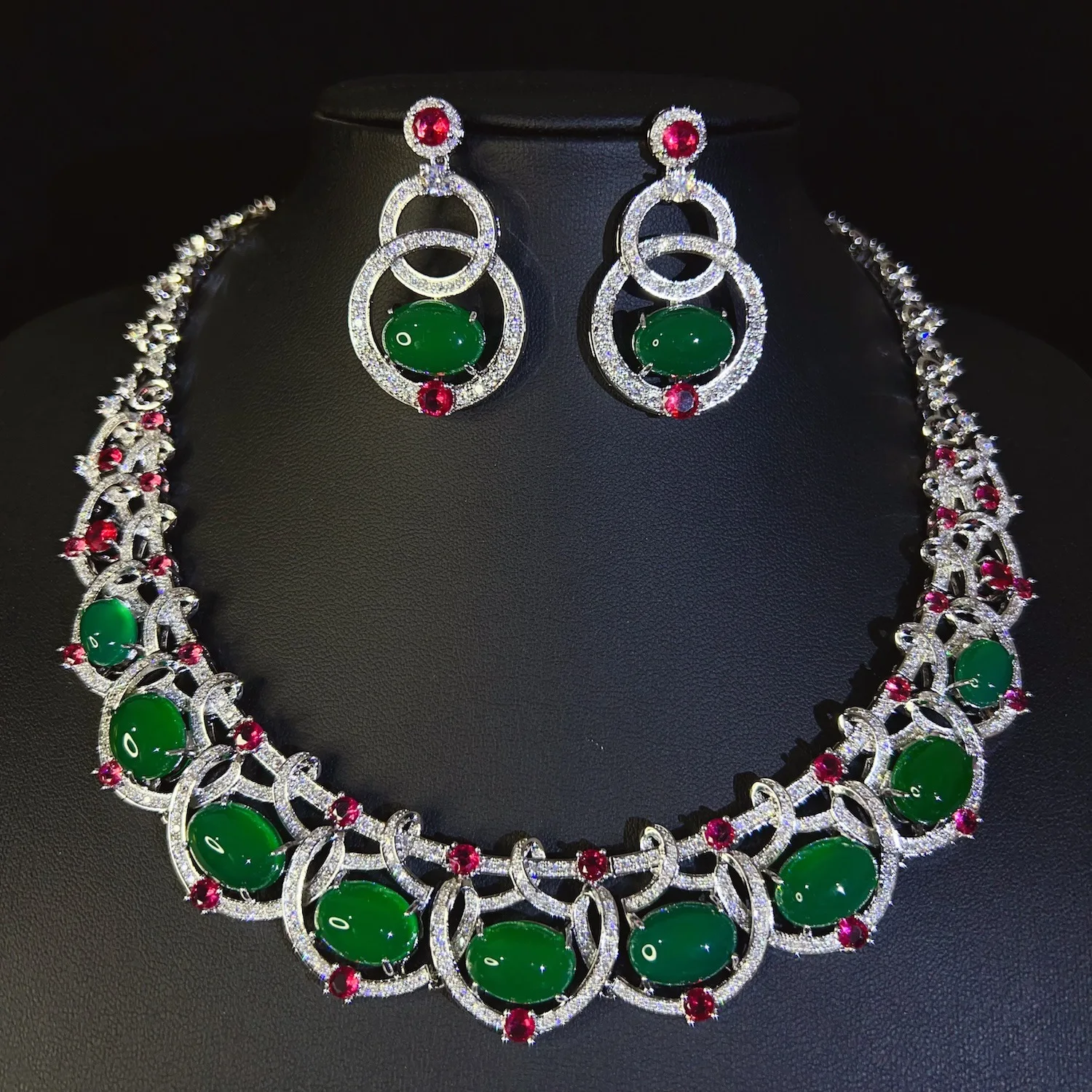 

New Design Fashion Unique Fine Jewelry Light Luxury Women's Necklace Earring Set Bridal Wedding Holiday Daily Gift M-1030