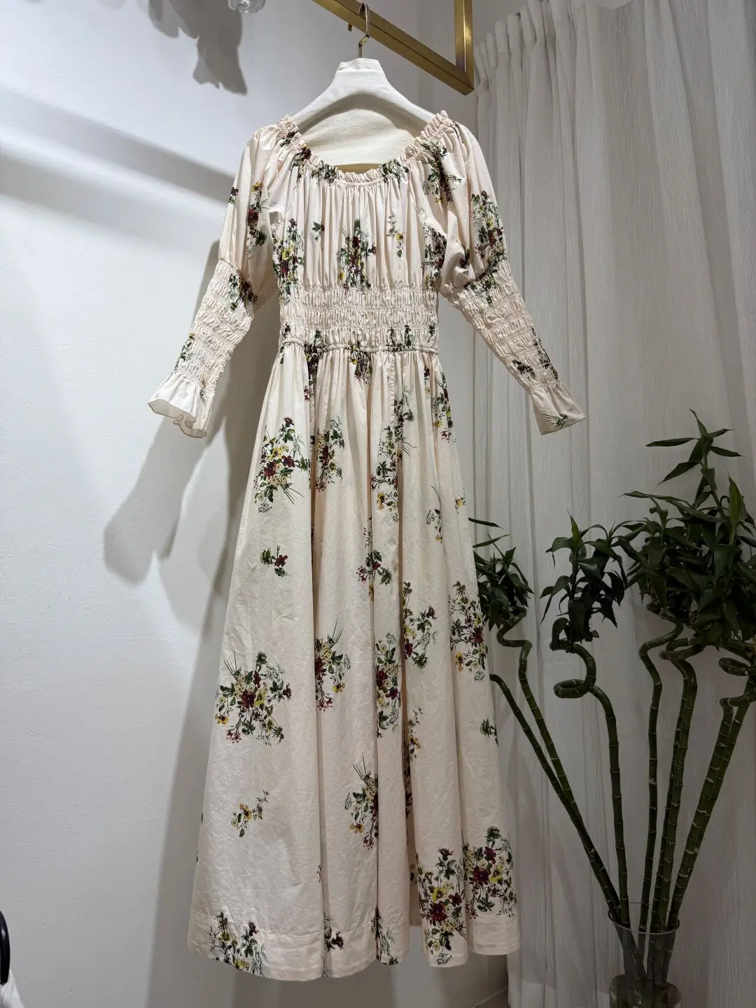 Robe longue en coton pour femmes, imprimé floral, bord à volants, col en U, manches bouffantes, taille élastique, élégante, Vintage