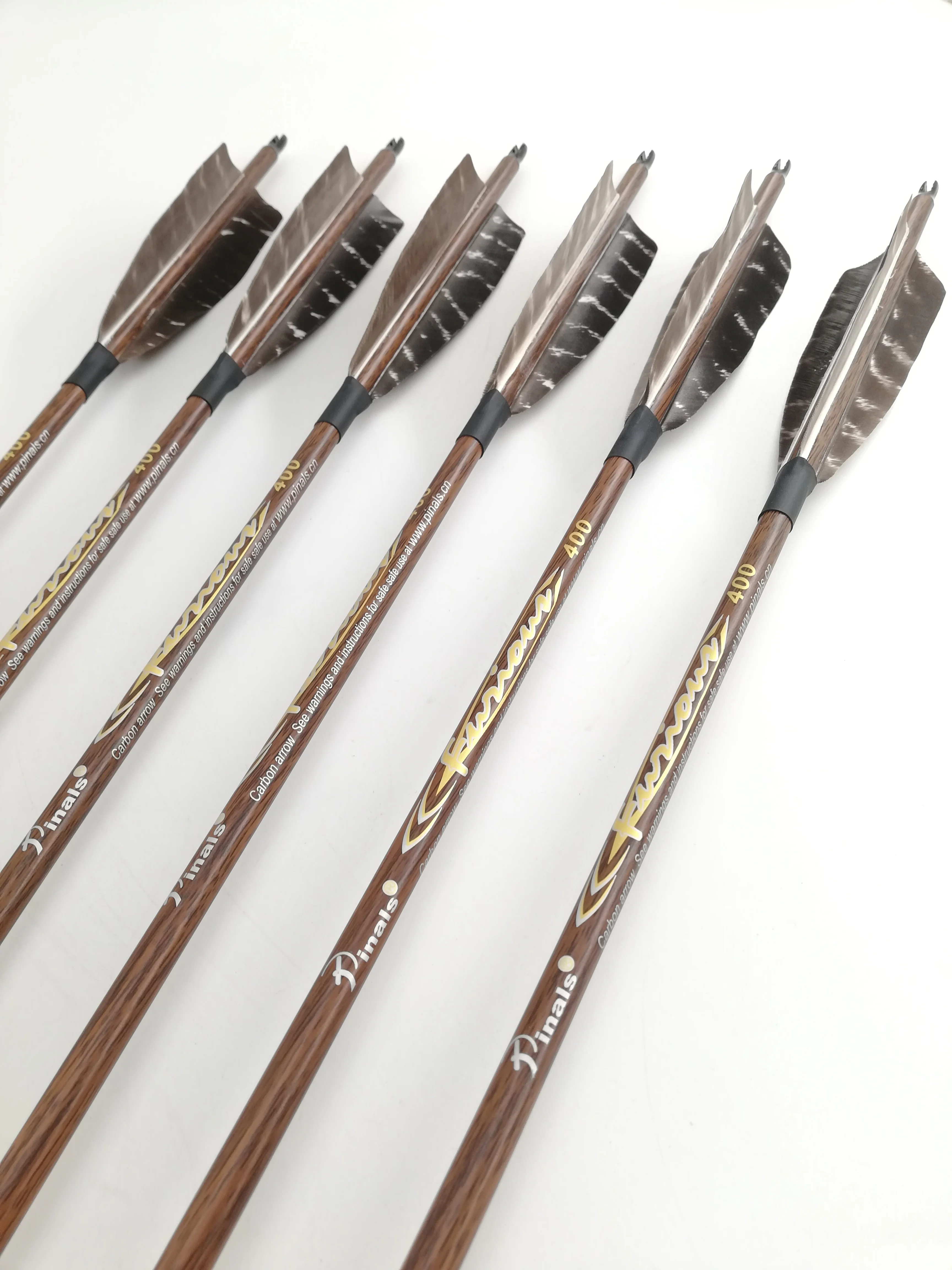 6/12cps 32inch True Feather Wood Skin Pure Carbon Arrows Pure for Traditional Bow American Hunter Bow spine 400 500 600