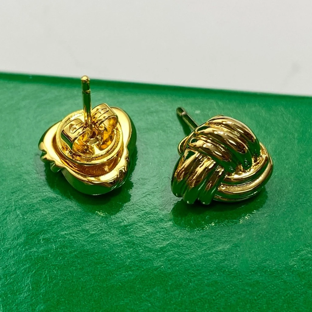 

New Europe American Gold Silver Small Earrings Woman Fashion Luxury Jewelry Trend