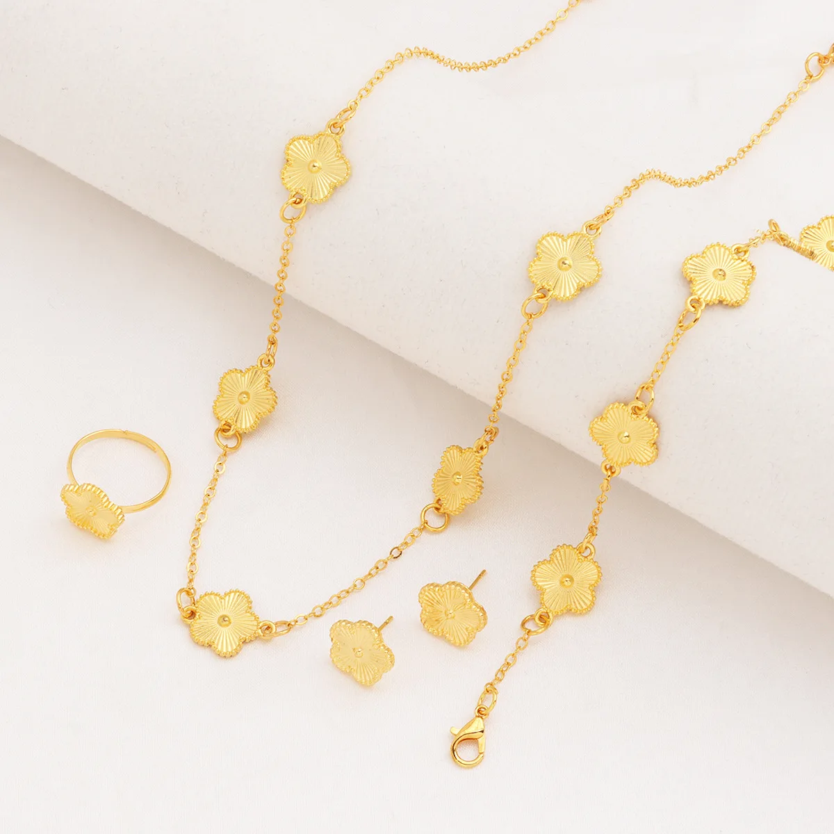 Luxury Gold Five Leaf Clover Jewelry Set Women's Fashion Necklace Bracelet Ring Earrings Set Party Wedding Accessories