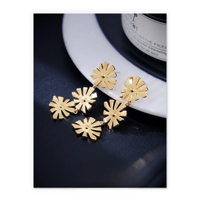 

925 Silver Needle Earrings Korean Niche Design Sense Gentle Temperament ins Style Personality Flower Versatile Earrings Women