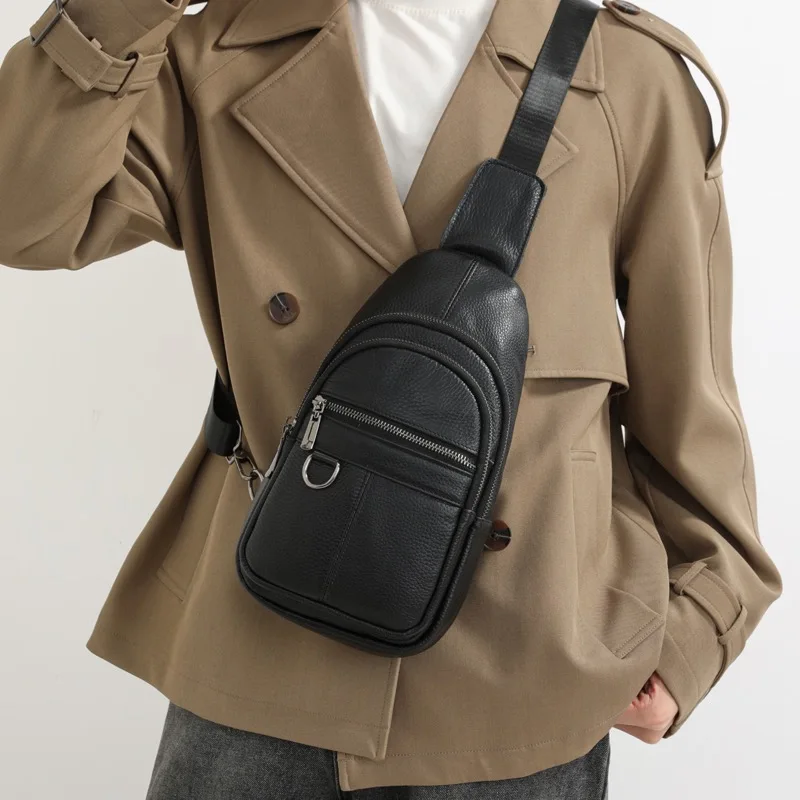

2026 Men's Premium Genuine Leather Black Chest Bag Minimalist Luxury Crossbody Bag Retro Trendy Sports Casual Bag for Daily